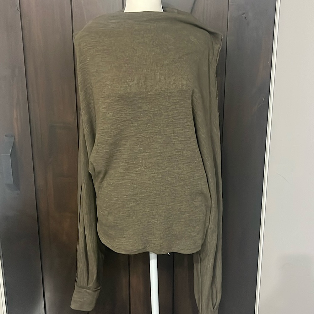 Free People Off the Shoulder sweater sz S